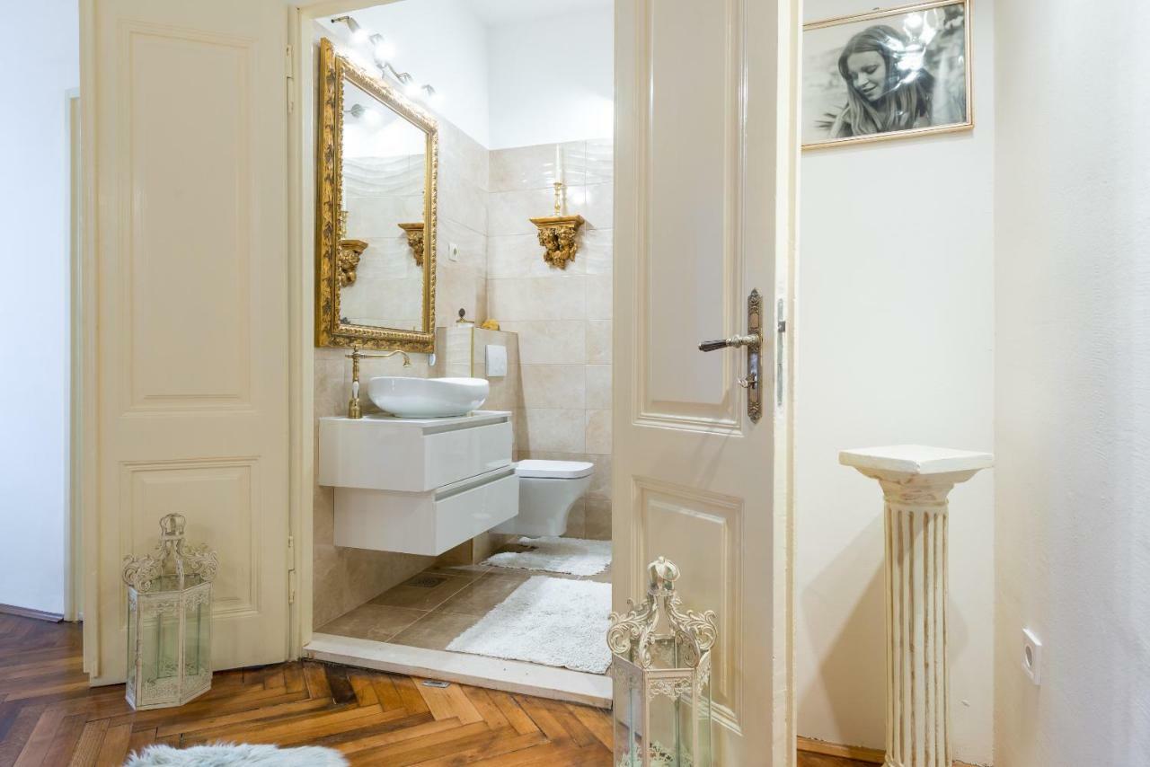 Elegant & Enchanting - Apartment At Old Town Entrance - ドゥブロブニク エクステリア 写真